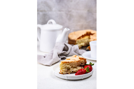 Homemade sweet cake with strawberry, a Food & Drink Photo by Yulia Furman