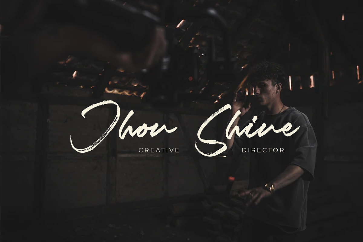 Luxery Classy Handwritten Font, a Script Font by Prestigetype (Photo 7 of 13)