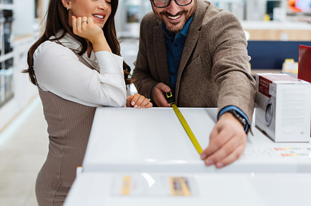 Electronics store, a Person Photo by REDDOT Studio