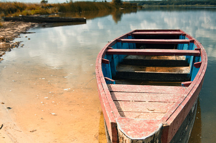 boats on the river, a Photo by Pictures for you!!!!!!!!!