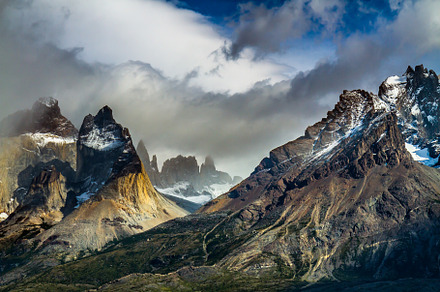 Travel in cliffs of Los Kuernos