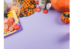 Halloween purple frame background