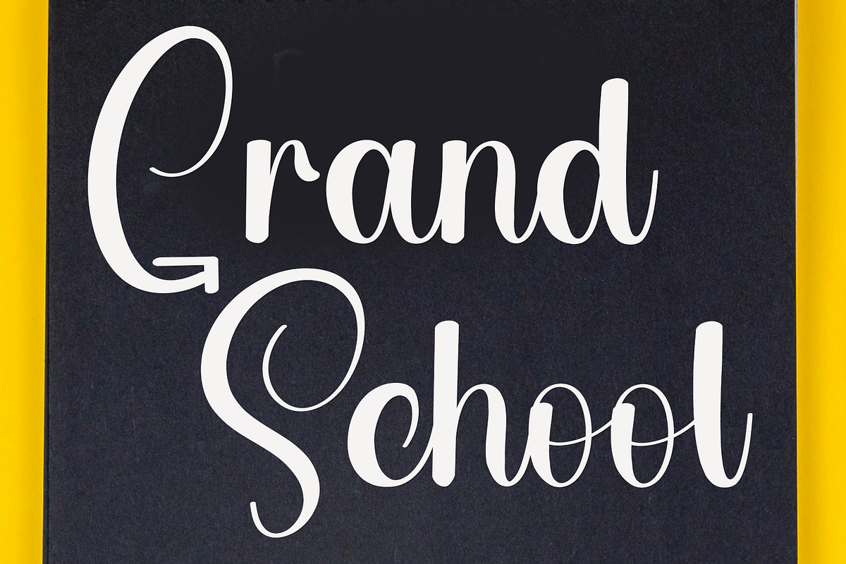 Taylor Swift, a Handwritten Font by InermediaSTUDIO (Photo 8 of 8)