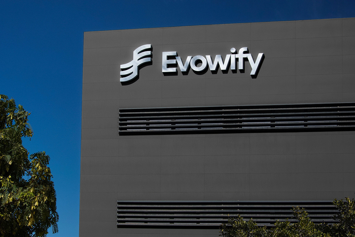 3D Logo Mockup Corporate Building, a Product Mockup by Asylab (Photo 4 of 5)