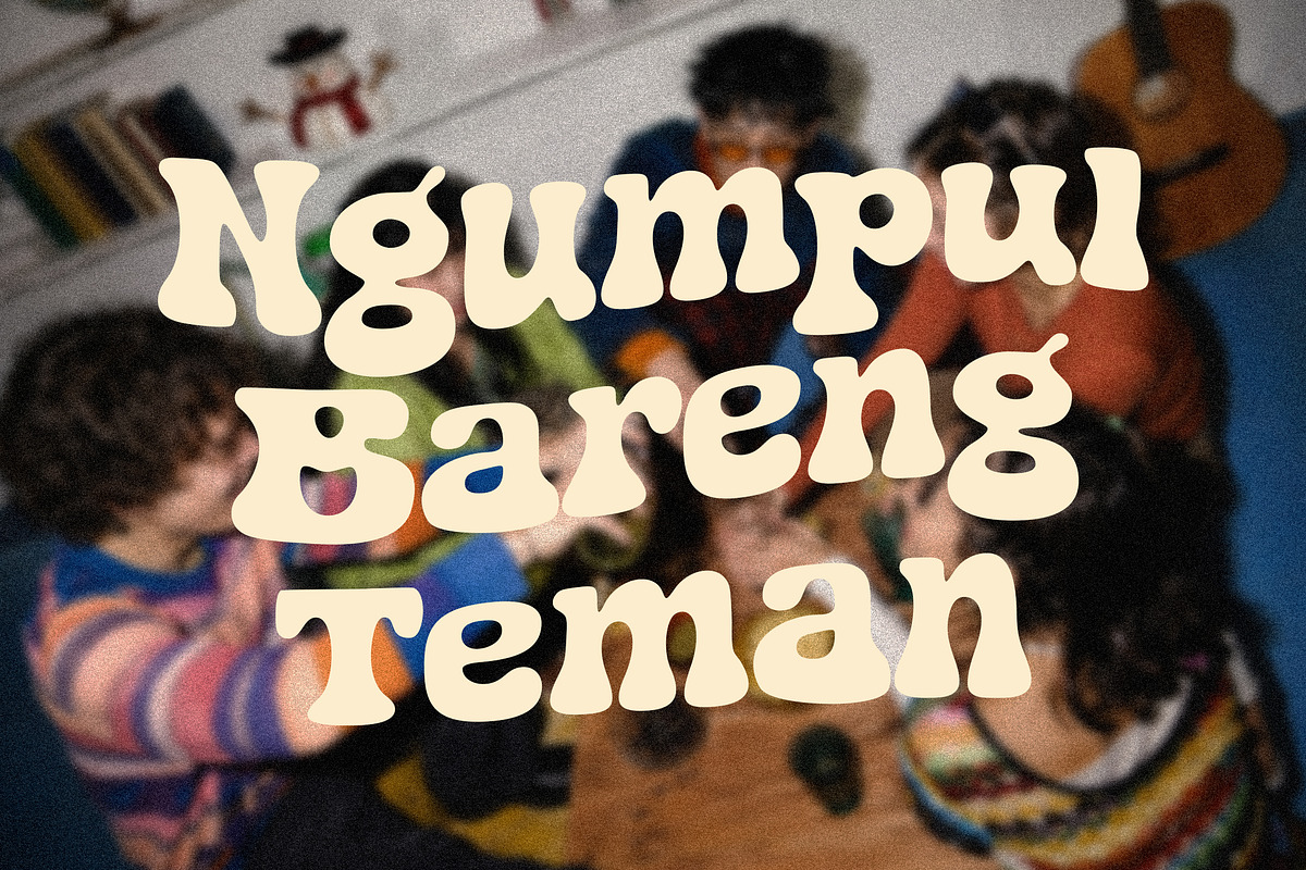 Retro Bold Psychedelic Font, a Handwritten Font by Simetrica Labs (Photo 6 of 11)