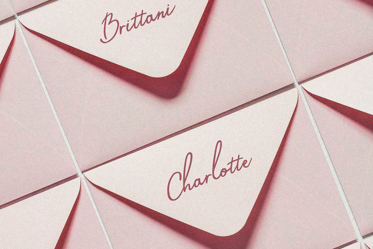Mon Cherie Script Font preview 6