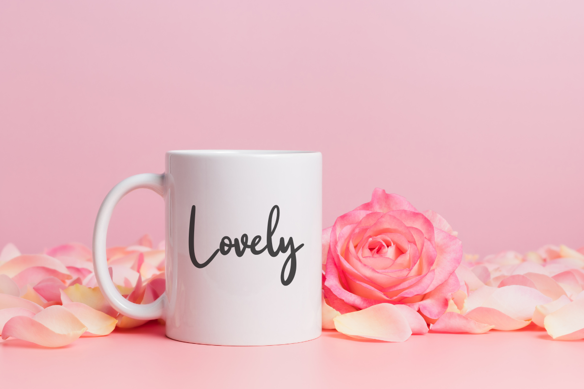 Darling - Natural Handwritten Font, a Handwritten Font by Letterayu Studio (Photo 2 of 8)