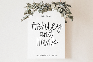 Honey Lane Cute Script Font