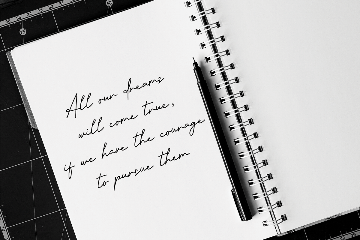 White Dream, a Handwritten Font by Majelis Font (Photo 5 of 5)