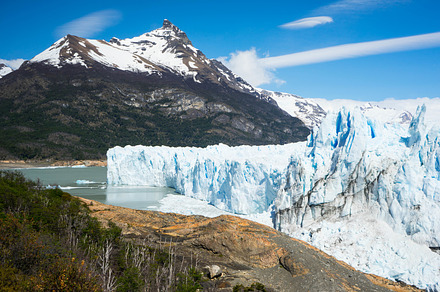 Moreno glacier in patagonia argentin featuring perito, moreno, and glacier