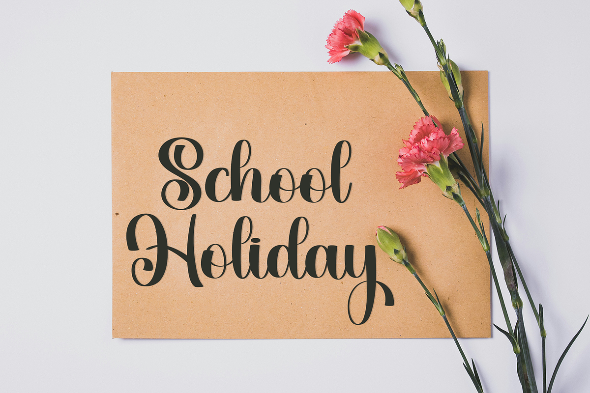 Vintage Groovy, a Handwritten Font by InermediaSTUDIO (Photo 8 of 8)