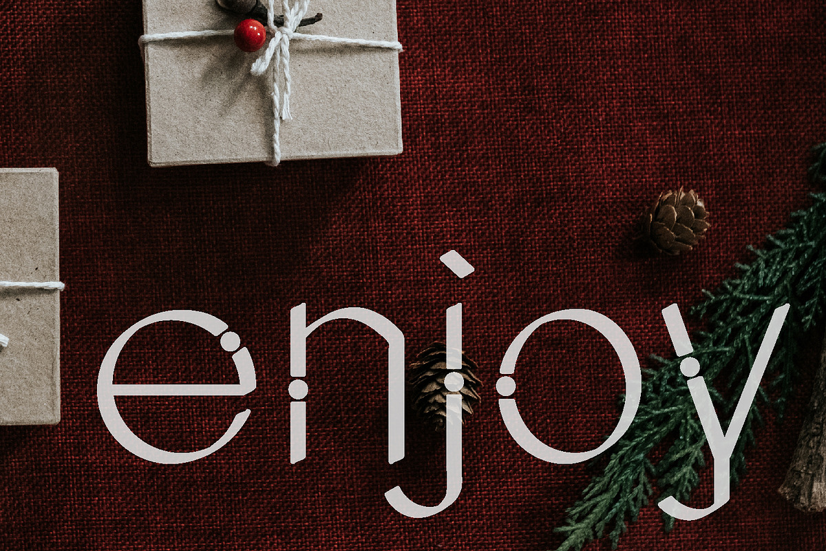 Christmas Snowflake Sans Serif Font, a Sans Serif Font by Yiru Chen Studio (Photo 11 of 15)