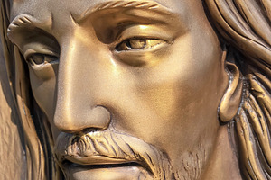 Bronze statue of jesus, a Wallpaper Photo by KYNA STUDIO