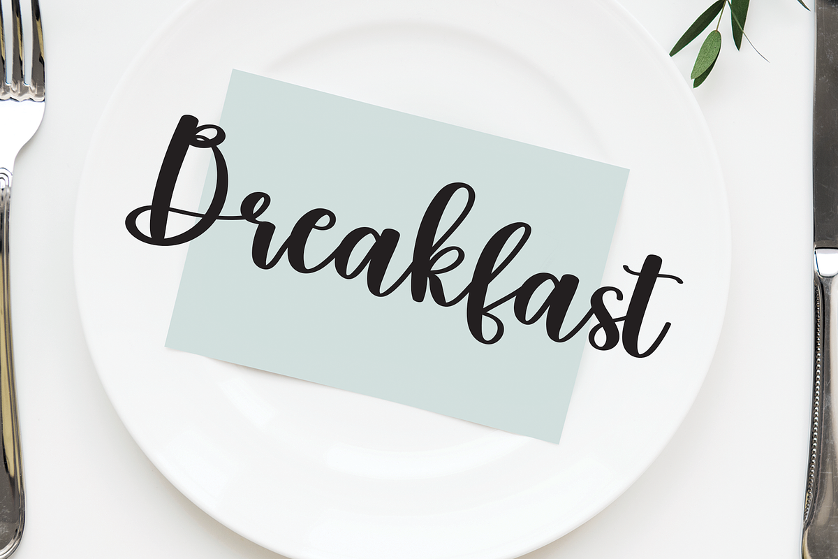 Saturnus | Script Font, a Script Font by Scratchones (Photo 3 of 8)