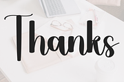 Daisy Signature, a Handwritten Font by InermediaSTUDIO (Thumbnail 6 of 7)