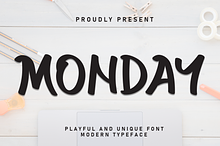 Monday | Script Font