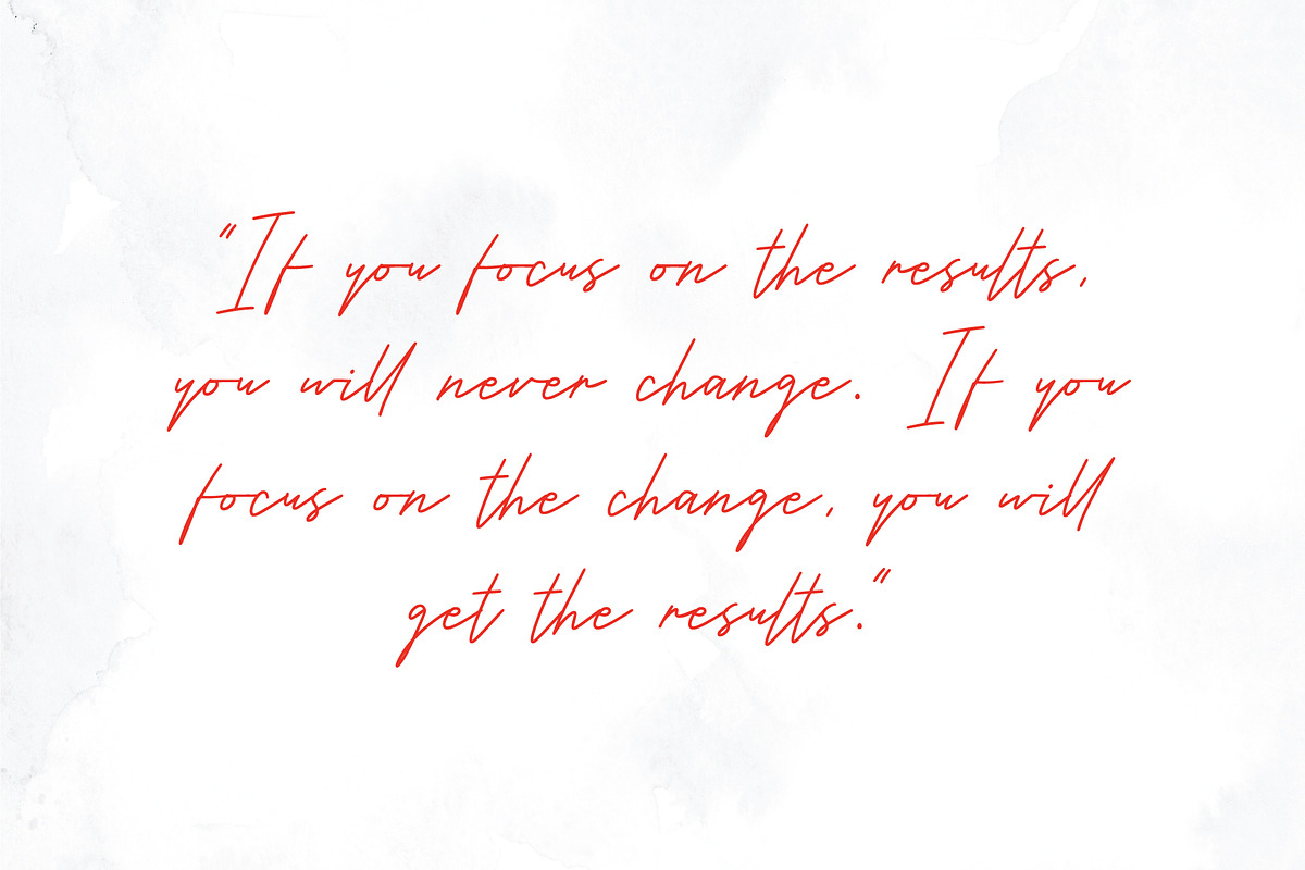 Malleo, a Script Font by Pustudio (Photo 5 of 7)