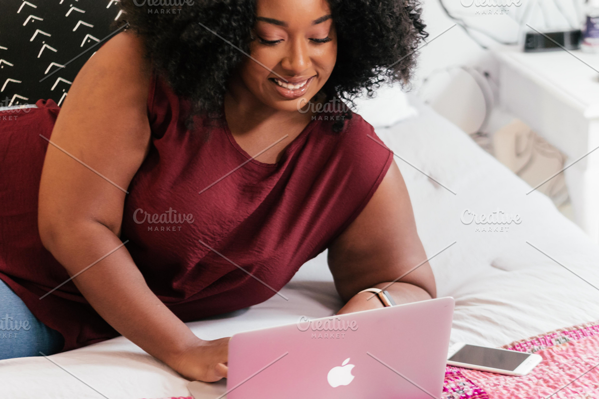 African American Woman Blogging, a Person Photo by Eye for Ebony (Photo 3 of 8)