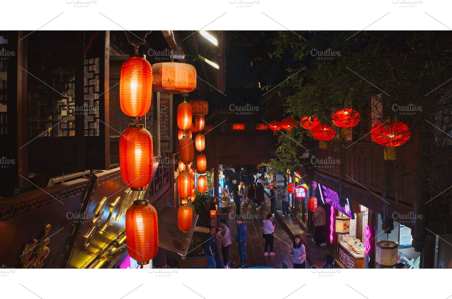 Chengdu, Sichuan, China. Traditional, a Holiday Photo by Our Amazing World