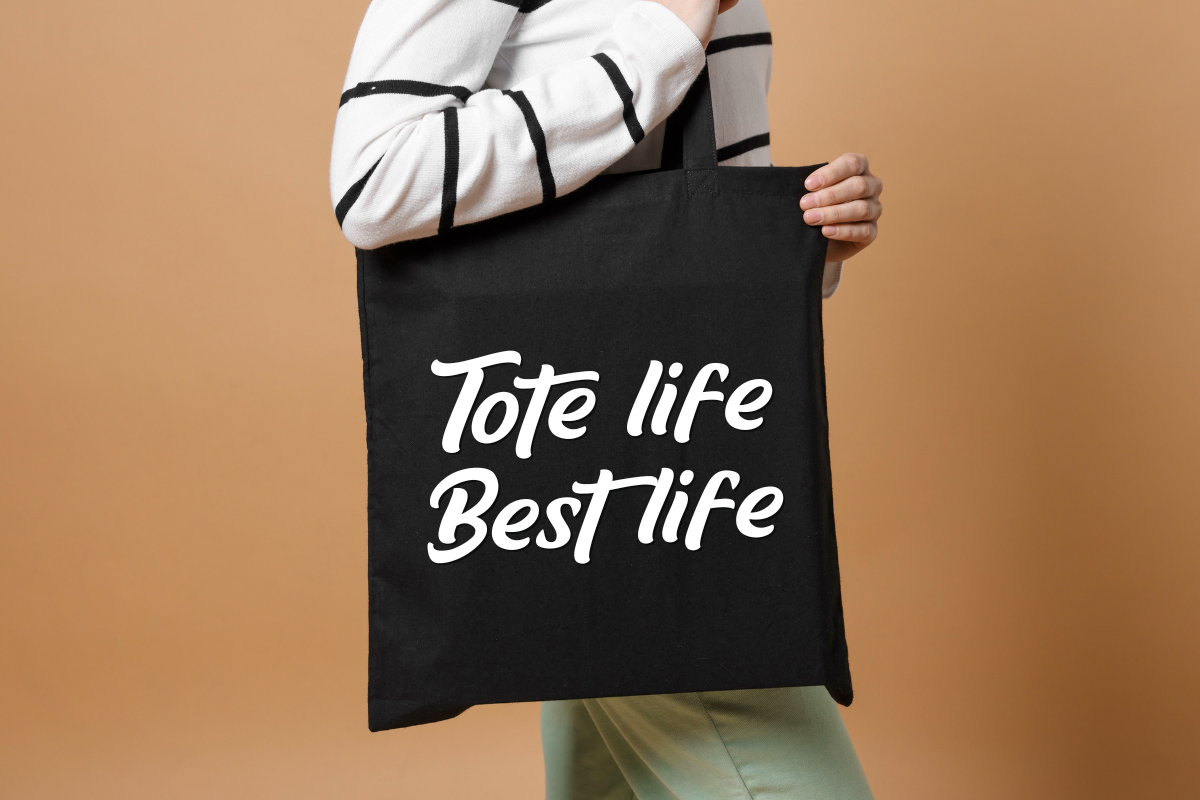Deartone – Handwritten Display Font, a Handwritten Font by Fikryal Studio (Photo 12 of 13)
