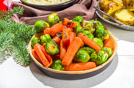 Festive Christmas dinner table, a Food & Drink Photo by Rimma