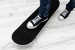 Skateboard Mockup 32