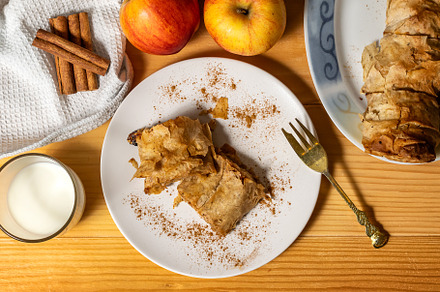 Homemade apple pie, a Background Photo by wr7 Media