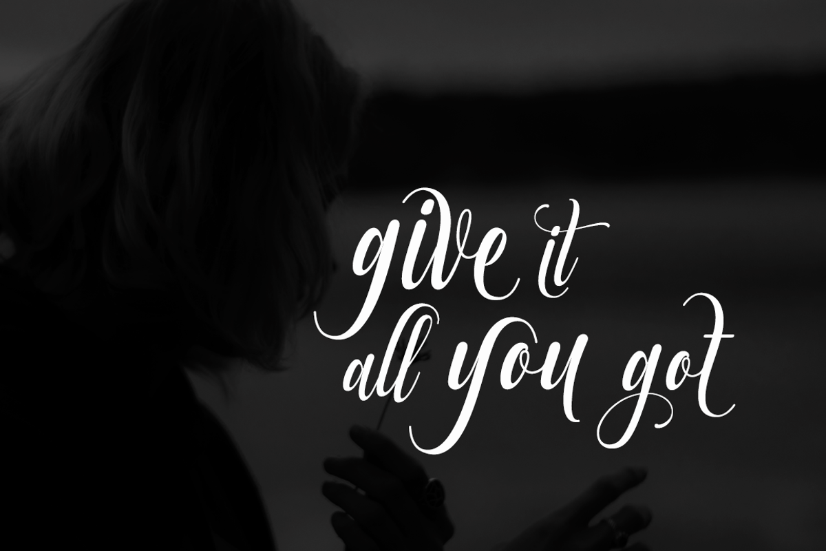 Muthya//Wedding Calligraphy Font preview 5