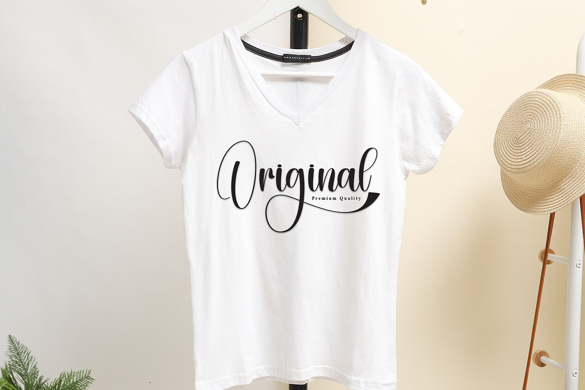 Bigsister | Script Font, a Handwritten Font by Scratchones (Photo 4 of 9)