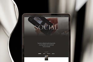 Social: Squarespace 7.1 Template