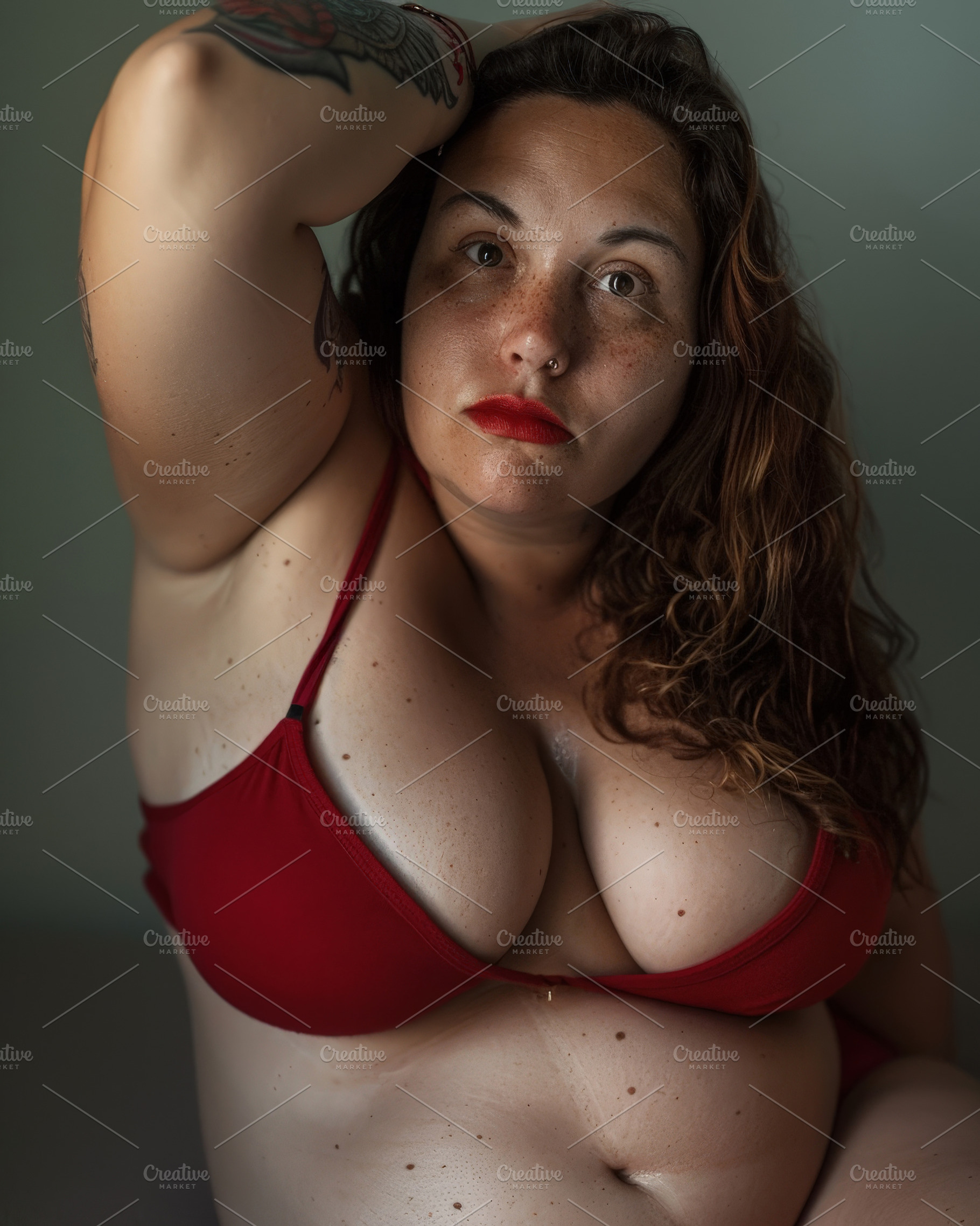 35 years old curvy woman, a Person Photo by Hamza067