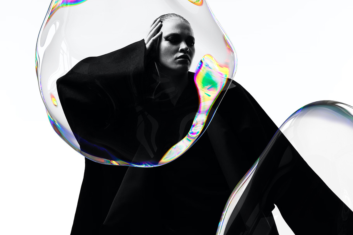 Dispersion 3D Glass Shapes Pack, a Graphic by LarysaZabrotskaya (Photo 10 of 11)