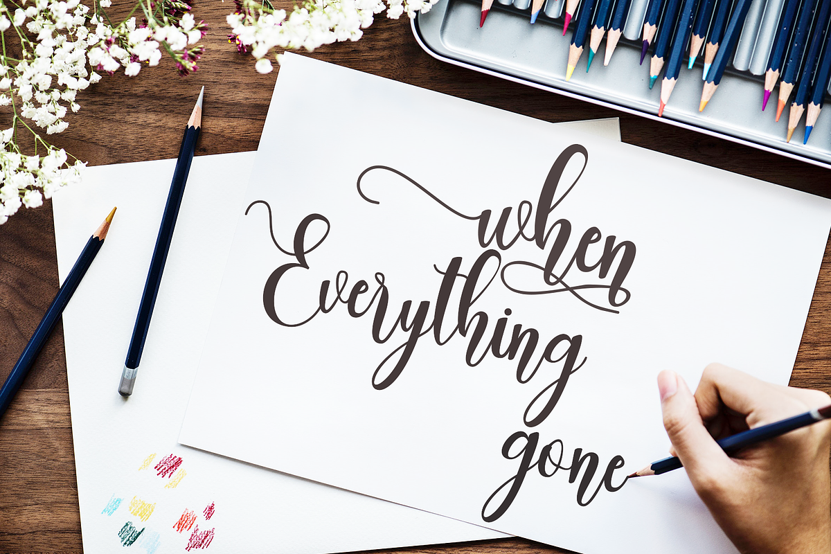 dealove font script preview 7