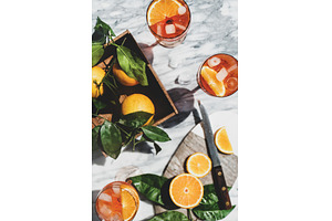 Aperol Spritz cocktail in glasses