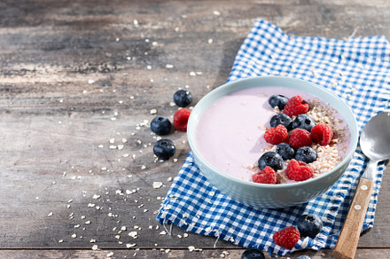 Healthy smoothie bowl with berries