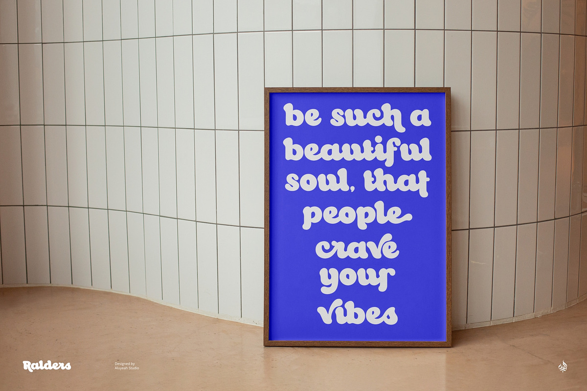 Ralders, a Script Font by Aluyeah Studio (Photo 11 of 15)