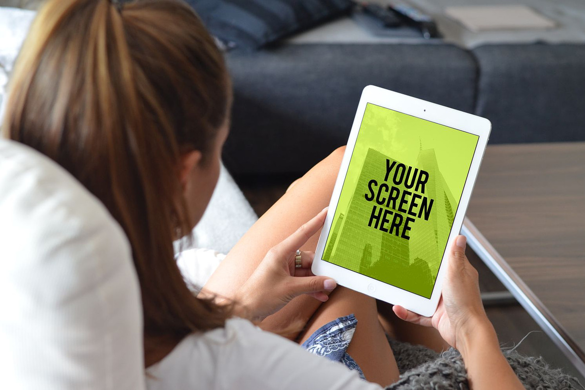 5 Mockups iPad (pics+PSD), an iPhone Mockup by tydla (Photo 2 of 7)