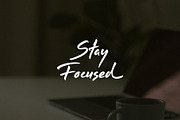 Reflect Handwritten Font, a Font by sunnytudu (Thumbnail 5 of 8)