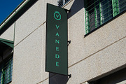 Logo Mockup Flag Sign, an Advertising Mockup by Asylab (Thumbnail 4 of 5)