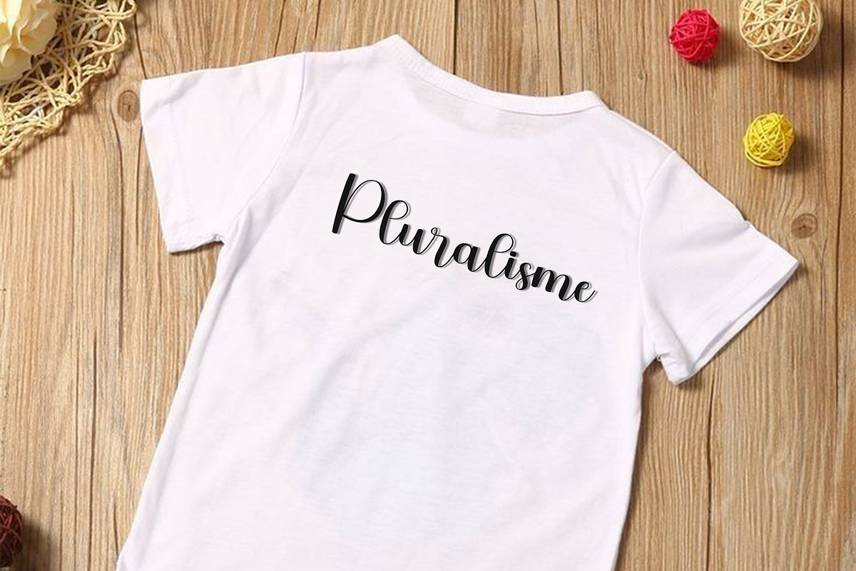 Santa Christmas, a Handwritten Font by FreshTypeINK (Photo 6 of 8)