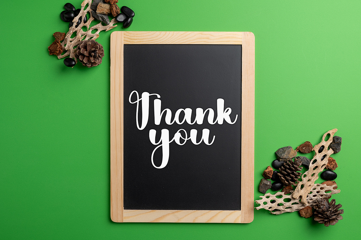 Looking, a Handwritten Font by InermediaSTUDIO (Photo 6 of 7)