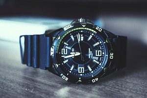 Lying Metallic Watch
