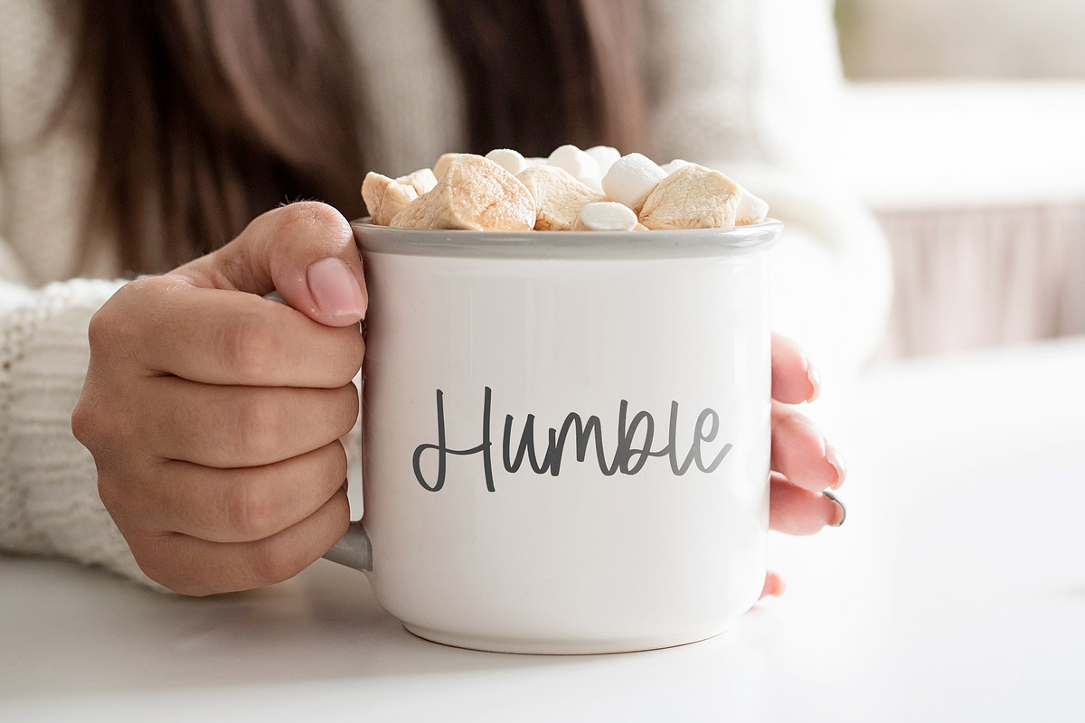Darling Charm Font, a Handwritten Font by Timurtype (Photo 4 of 7)