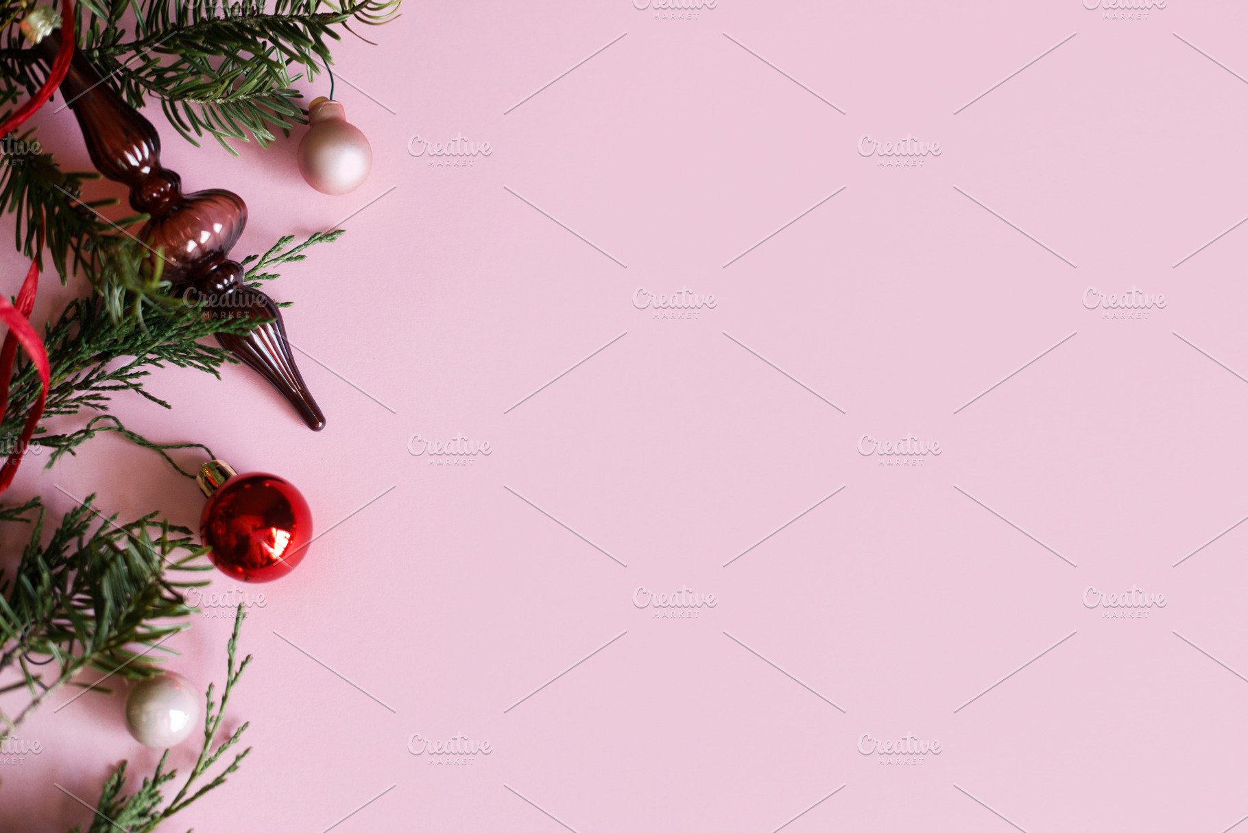 Christmas background. Elegant vintage glass finial ornament, red, a Photo by Sonjachni