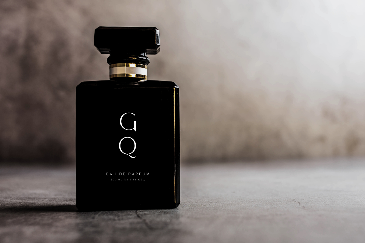 Moragon – Elegant Sans Serif Family, a Sans Serif Font by Fikryal Studio (Photo 9 of 15)