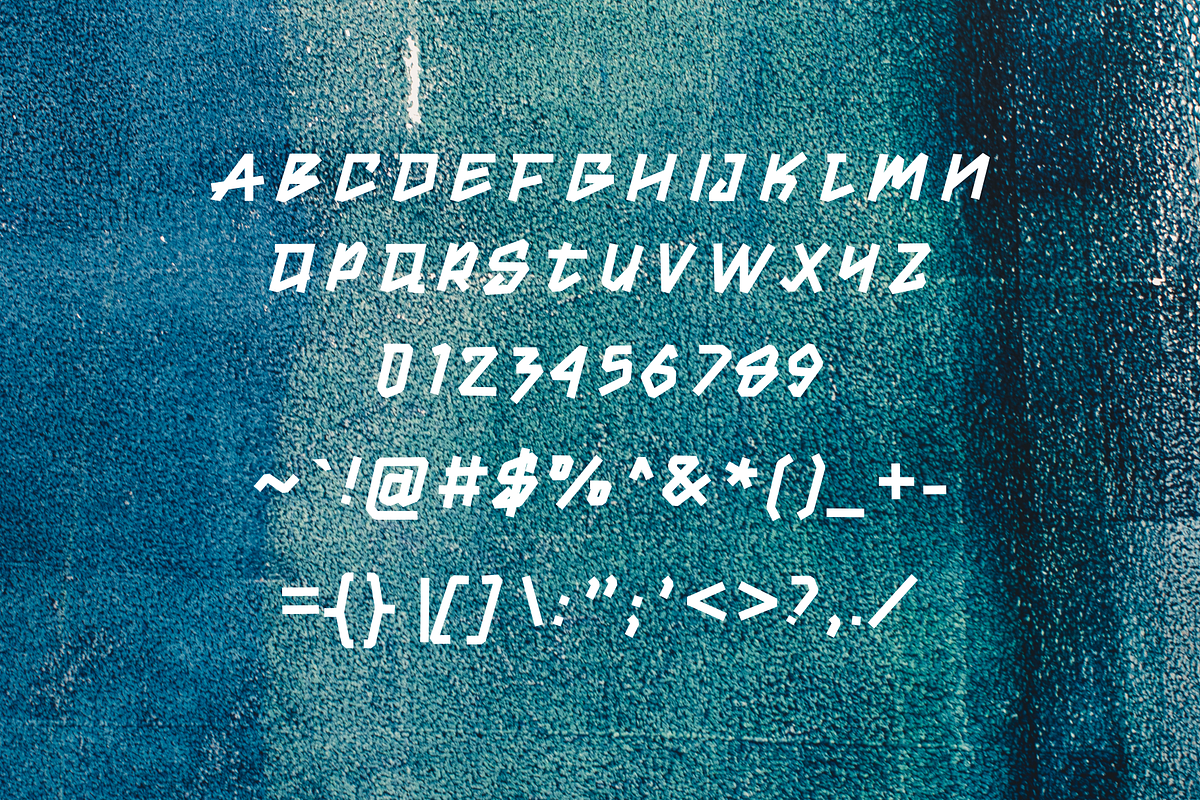 MaxMan Grafitti Font, a Font by zerologicstudio (Photo 3 of 3)