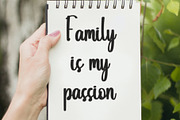 Builds, a Handwritten Font by InermediaSTUDIO (Thumbnail 3 of 8)