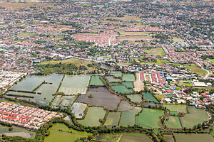 Manila suburb, a Photo by saiko3p