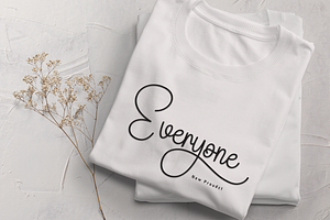 Stayhome Script Font