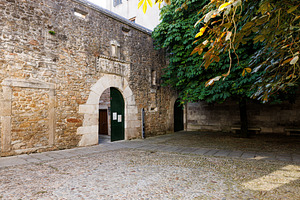 Historic view of Plaza de las Barbaras in the Old Town of La Cor, an Architecture Photo by Bepslabor
